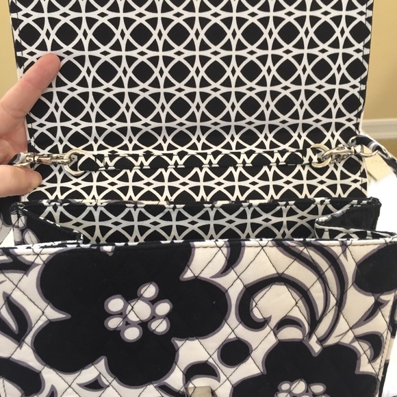 Beautiful Vera Bradley retired Day & Night purse - Picture 6 of 7